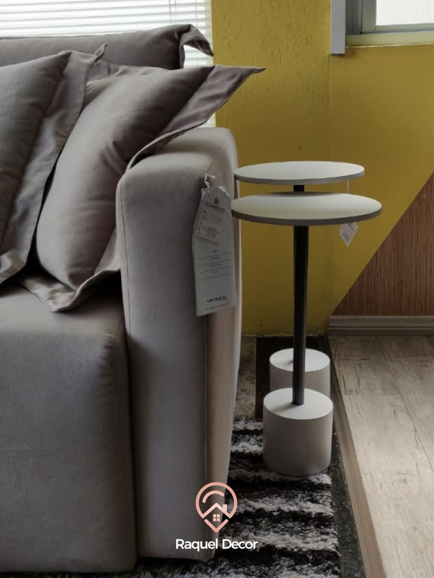 Mesa Lateral Trianon